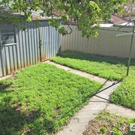 Conveniently located 3 bedroom house in popular Kennington - Photo 3