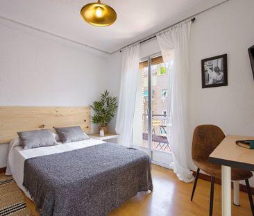 Calle de Sancho Dávila, Madrid, Community of Madrid 28028 - Photo 5