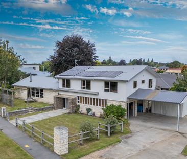 Spacious 6BR Family Haven in Temuka - Photo 3
