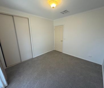 3 BEDROOM HOUSE IN SOUTH SHEPPARTON - Photo 3