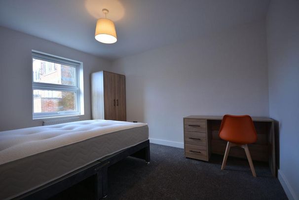 1 bedroom in a house share to rent - Photo 1