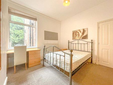 4 bedroom terraced house to rent - Photo 3