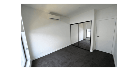 Modern Townhouse Living in Prime Frankston Location - Photo 3
