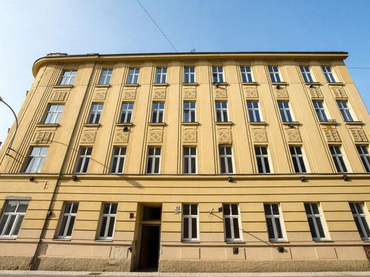 Pronájem bytu 2+1 74 m2 - Fotografie 1