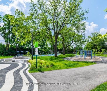 For Lease - 3 Rosewater Street Unit# 708W, Richmond Hill, Ontario - Photo 4