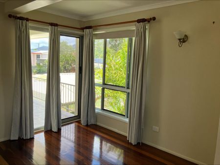 Beautiful 4 Bedroom, 1 Study Home in Annandale! - Photo 2