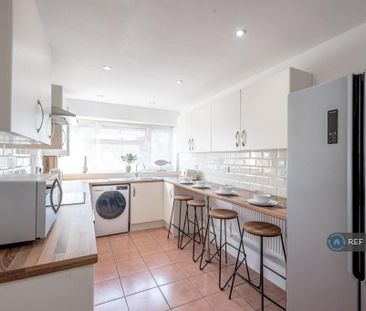 1 bedroom in a house share to rent - Photo 5