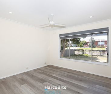 Spacious 3-Bedroom Home with Natural Light and Modern Amenities - Photo 5