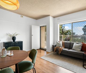 Exquisite City Fringe Retreat with Panoramic Elegance - Photo 1