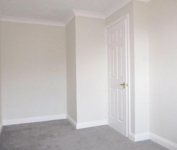 2 bedroom semi-detached house to rent - Photo 6