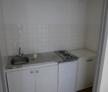 Location Appartement 1 pièce 30m² ST ETIENNE 42000 - Photo 2