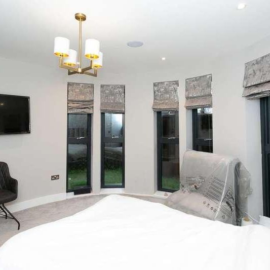 High Road, Wd, Bushey, WD23 - Photo 1