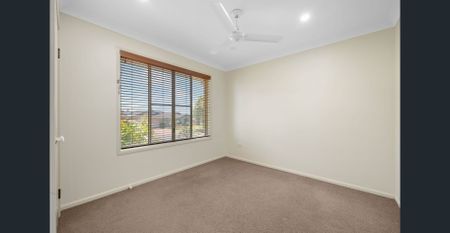 Fantastic Family Home in Ultra Convenient Location! - Photo 3