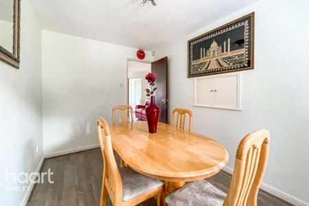 3 bedroom semi-detached house to rent - Photo 3