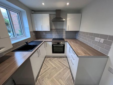 2 bedroom terraced house to rent - Photo 4