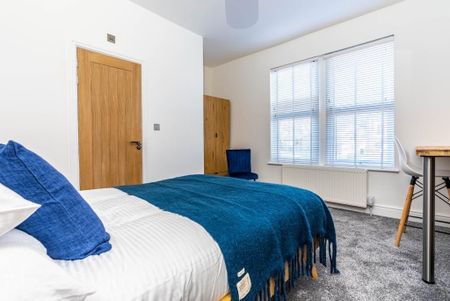 1 bedroom in a house share to rent - Photo 2