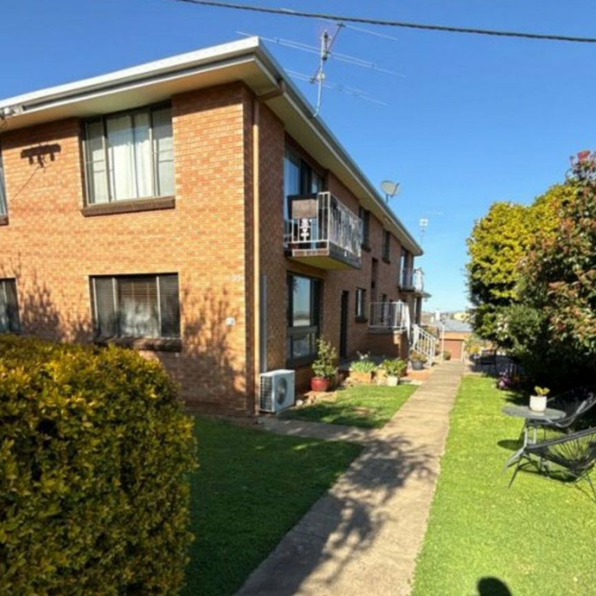 Charming 2-Bedroom Unit in Prime East Tamworth Location - Photo 1