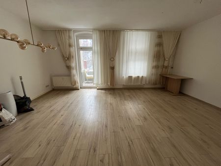 #schöne 2-Raum-Wohnung # große Wohnküche #Waschraum #Keller #Balkon #PKW-Stellplatz vor der Tür - Foto 3