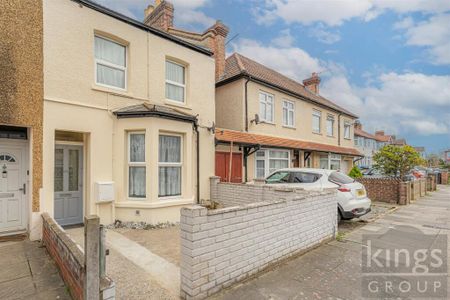 Connop Road, Enfield EN3, London - Photo 3