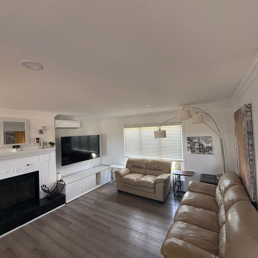 7 202e Avenue - Photo 1