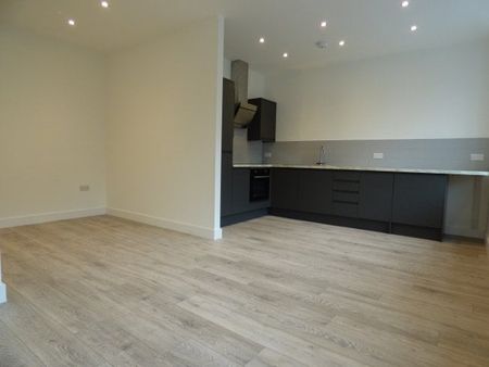 Flat 5, 10a The Rock - Photo 3