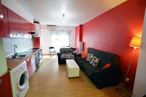 Carrer de la Reina, Valencia, Valencian Community 46011 - Foto 1