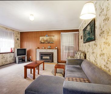 Comfortable, Well-Located Home with Spacious Yard and Garage - Photo 1