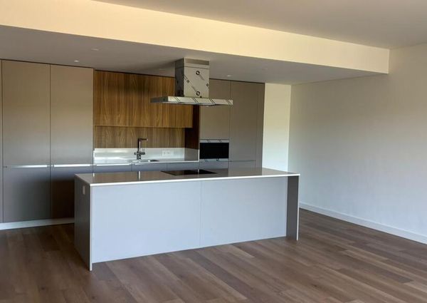 3 Bedroom Apartment with swimming pool, Miraflores, Oeiras