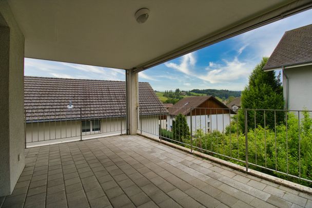 Helle und grosse 2.5-Wohnung mit Balkon - Photo 1