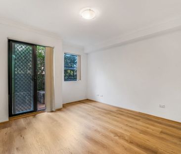 8/12 Murray Street, Northmead, NSW 2152 - Photo 1