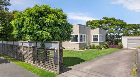 Prime Whataupoko Location For Rent! - Photo 2