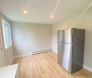 Deluxe Two Bedroom Townhouse - Photo 4