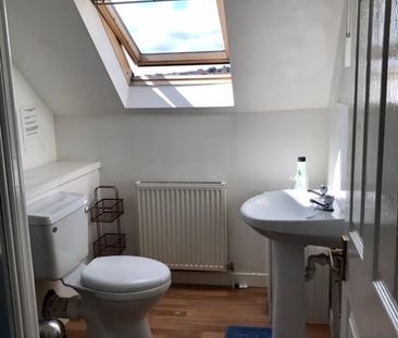 Room in a Shared House, Nesbitt Road, BN2 - Photo 3