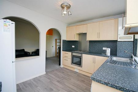 2 bedroom flat to rent - Photo 4
