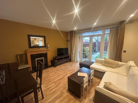 Princess Mary Close, Guildford, Surrey, GU2 - Photo 1