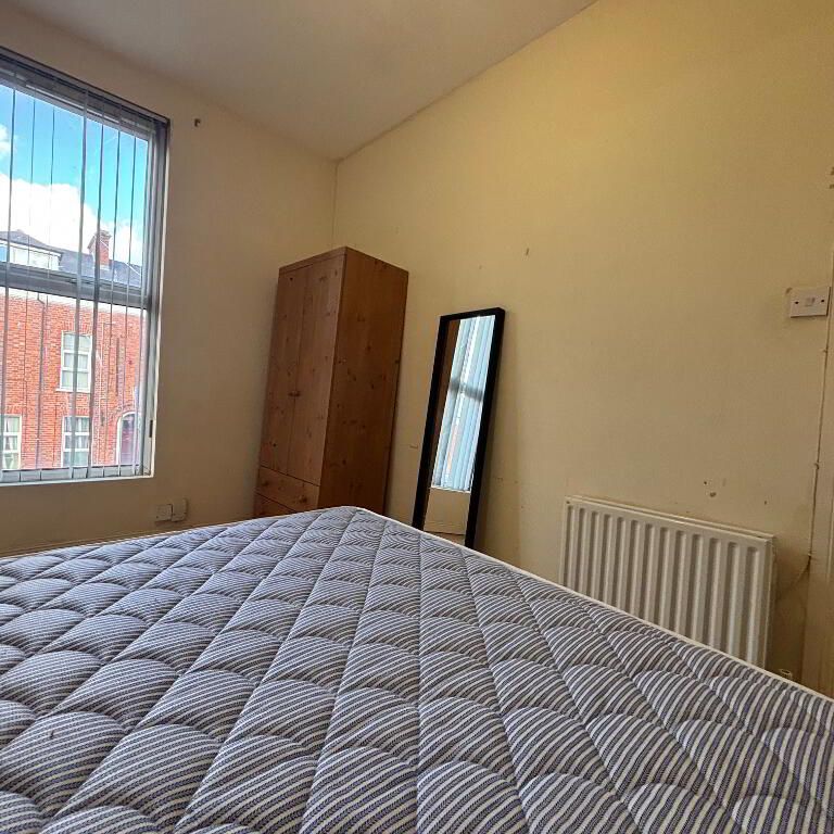 Great Location, 122b Fitzroy Avenue, Queens Quarter, Belfast, BT7 1HX - Photo 1