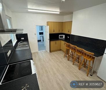 6 bedroom terraced house to rent - Photo 5