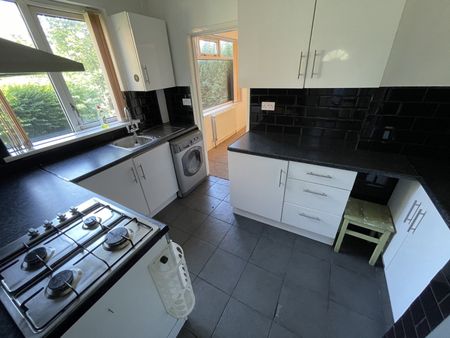2 bedroom semi-detached house to rent - Photo 4