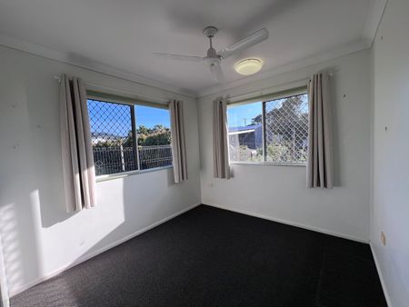 Convenient Living Close to Town - Photo 2