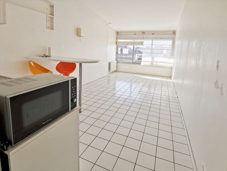 Location Appartement 1 pièce 32m² - Photo 3