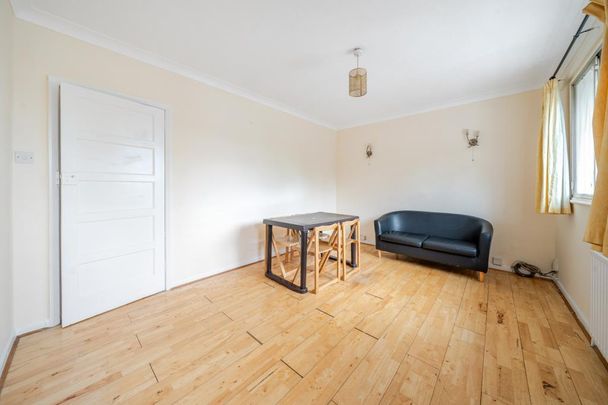 2 bedroom maisonette to rent - Photo 1