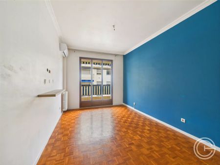 Location Appartement 3 pièces 63m² NICE 06300 - Photo 3
