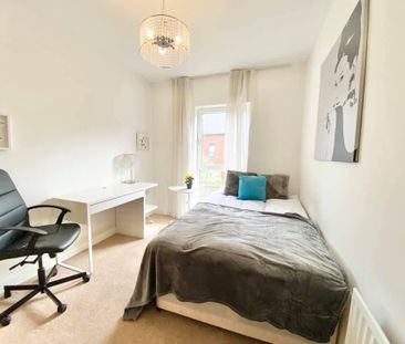 1 bedroom in a house share to rent - Photo 2