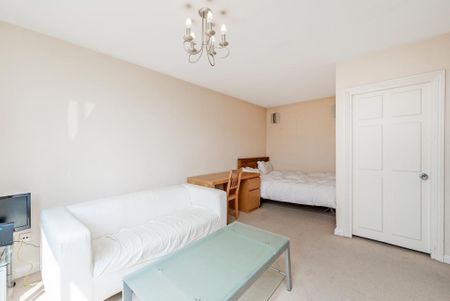 Studio to rent - Photo 2