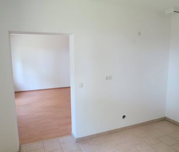Schöne Balkonwohnung im 1. Obergeschoss - Photo 2