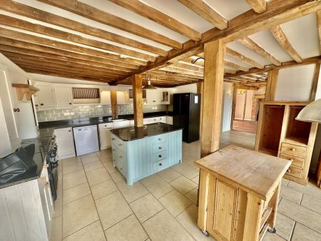 Available 3 Bed Not Specified - Photo 5