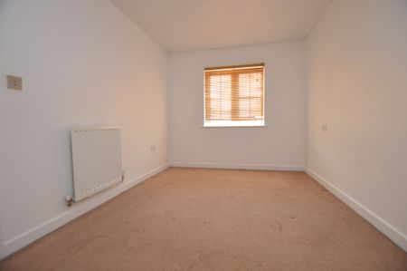 3 Bedroom Town House - Photo 2