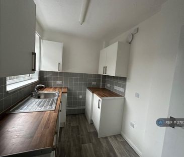 2 bedroom maisonette to rent - Photo 3