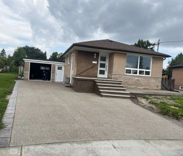 Detached Home For Lease | W9254233 - Photo 4