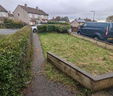 Summer Hall Ing, Wyke, BD12 - Photo 2